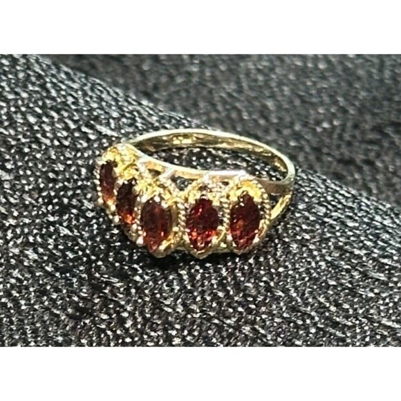Vintage Gold-Tone Ring with Three Marquise-Cut Garnet Stones | Size 7.5 - Picture 1 of 8